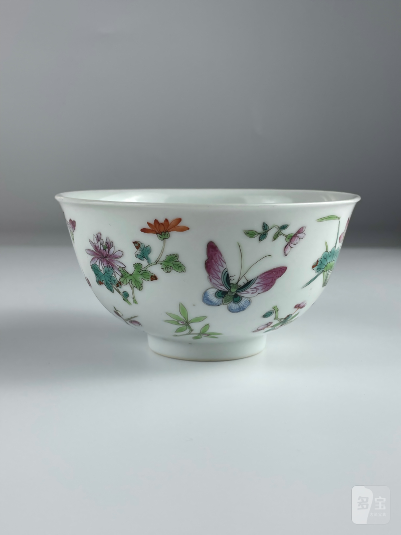 清道光  粉彩百蝶花卉纹碗 - 图2